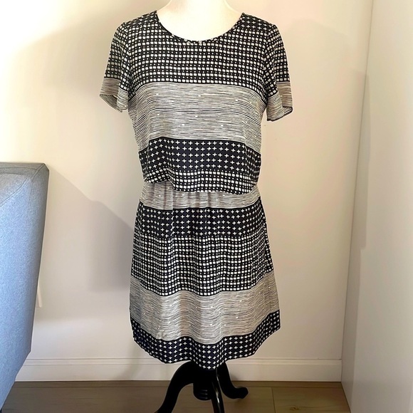 Madewell black and white mixed printed keyhole back dress - Picture 3 of 9